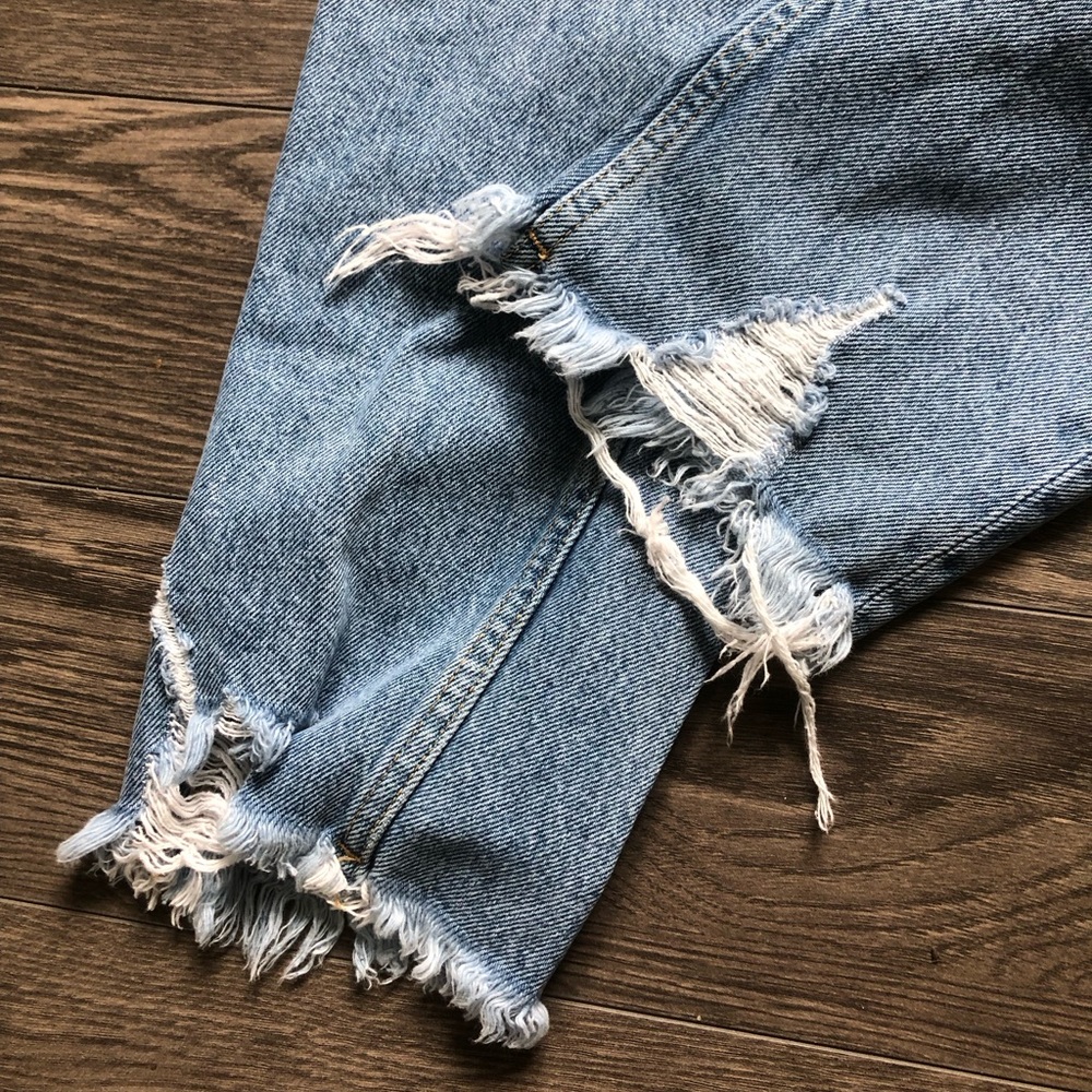 Zara High-Rise Distressed Jeans | Size 6 - Picture 4 of 10